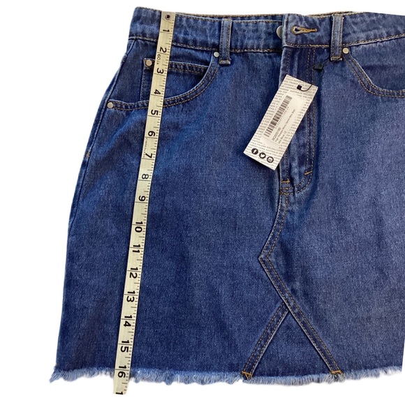 Boohoo | NWT Blue Denim 8 Mini Skirt High Wasted Frayed Hem - Picture 14 of 15